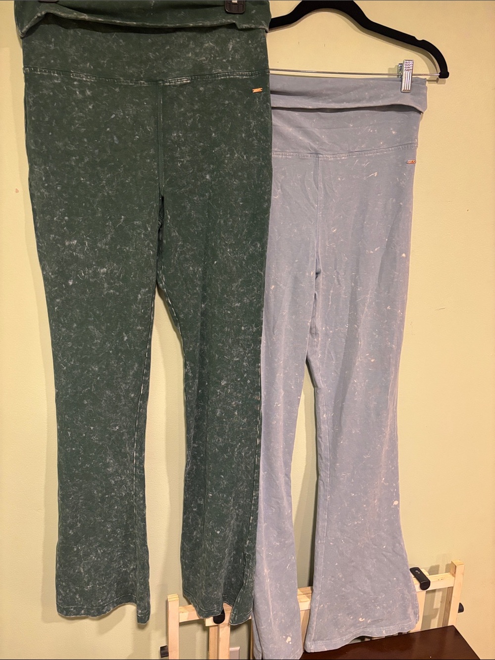 Victoria’s Secret PINK Y2K set of 2 Fold-Over Flare Yoga Pants Green & Baby Blue